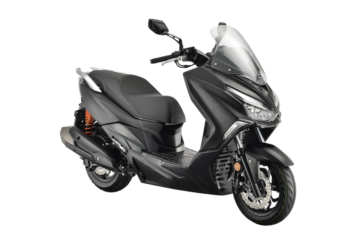 QJ250-9_Black_right-front-45°-1
